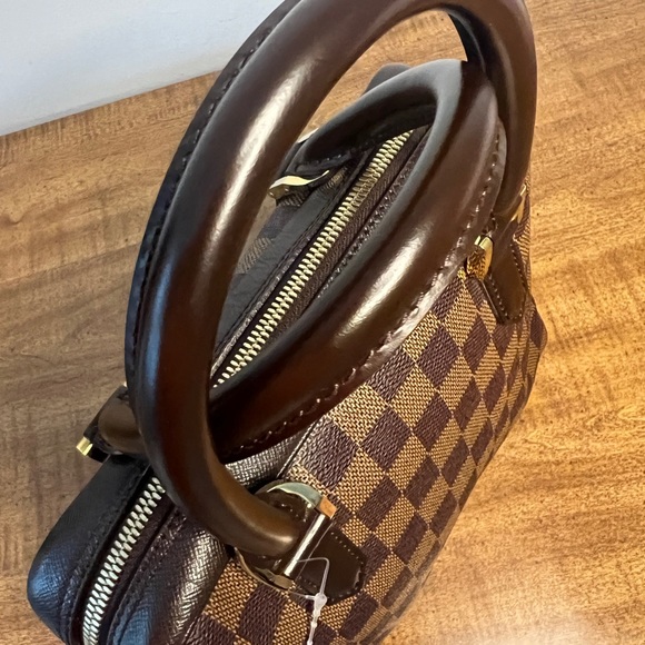 Authentic Louis Vuitton Damier Ebene Brera handbag - Picture 3 of 10